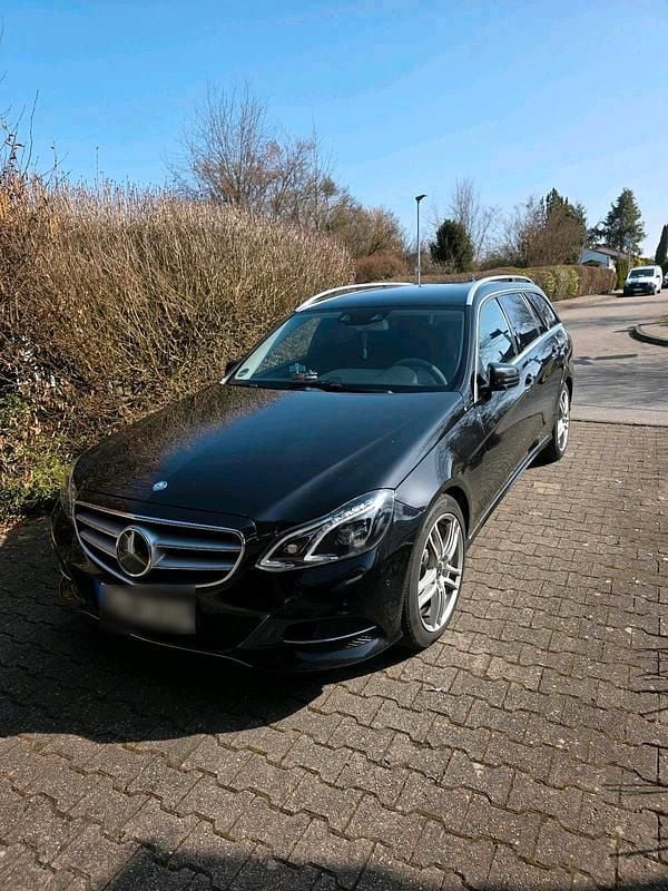 Gebraucht Mercedes E250 204 PS (150 kW) 2014 Schwarz Kombi