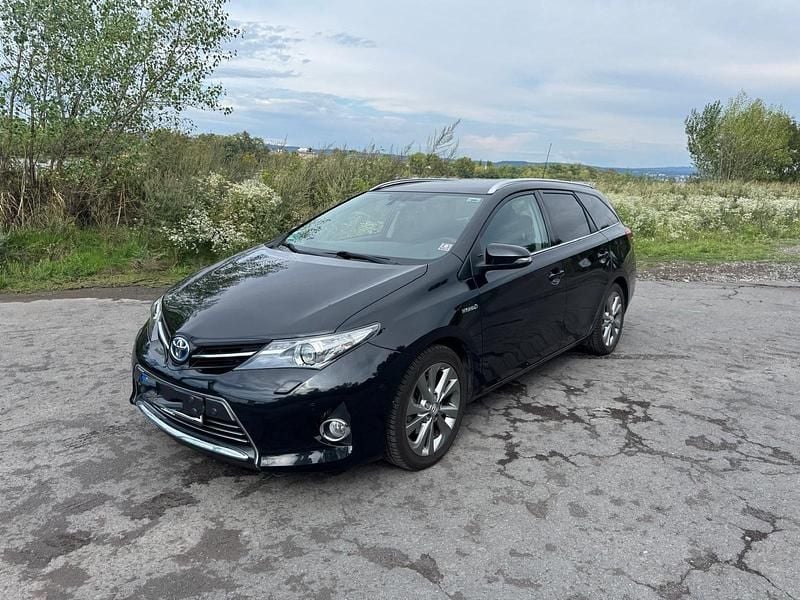 Schwarz Gebraucht 2014 Toyota Auris Hybrid Executive Kombi | 12.000 € (Fairer Preis) - Bild 1/4