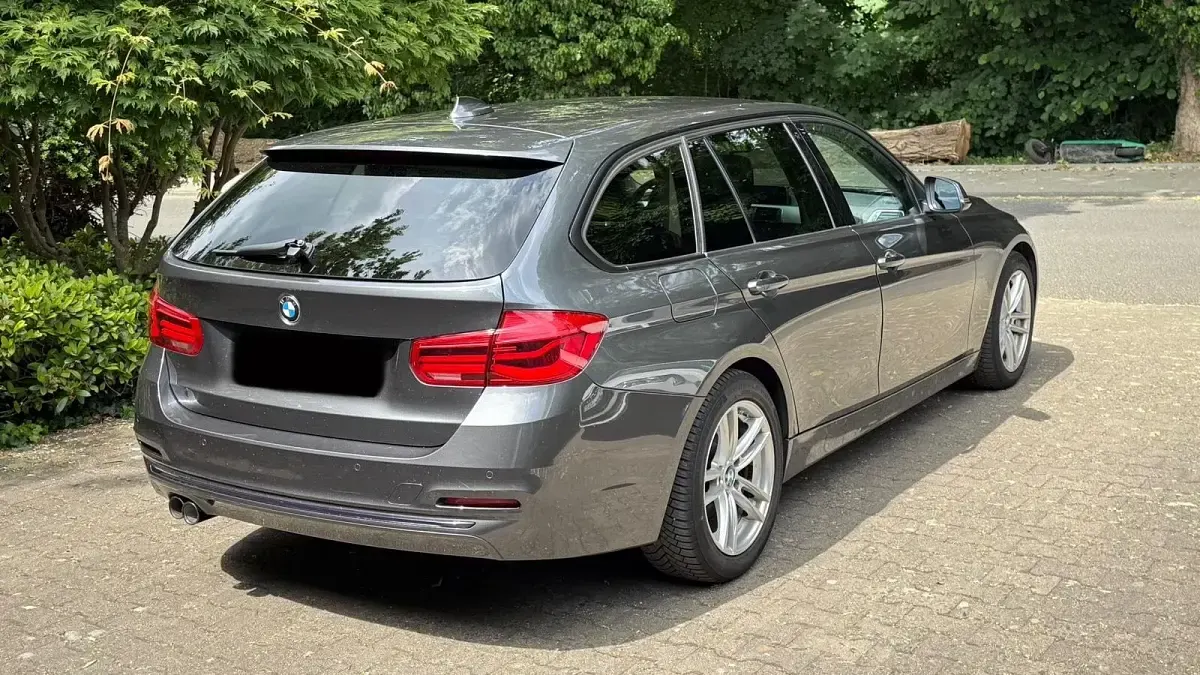Gebraucht BMW 320 Advantage 190 PS (139 kW) 2015 Schwarz Kombi