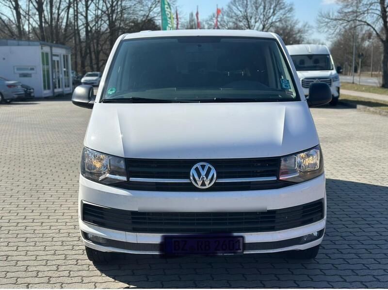 Weiß Gebraucht 2017 VW Multivan Van / Kleinbus | 27.700 € (Guter Preis) - Bild 1/4