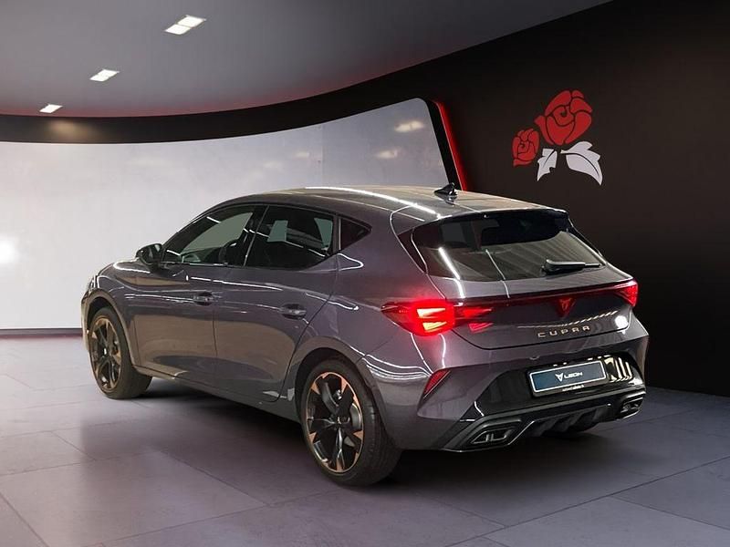 Neu Cupra Leon 150 PS (110 kW) 2026 Violett Limousine