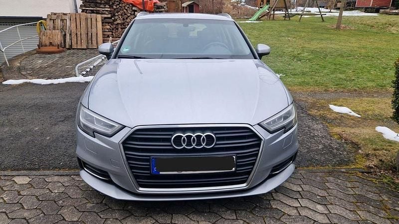 Gebraucht Audi A3 Comfort 131 PS (96 kW) 2020 Silber Limousine