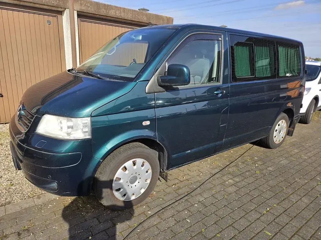 Gebraucht VW Caravelle 174 PS (127 kW) 2007 Grün Van