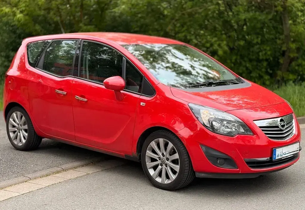 Gebraucht Opel Meriva Innovation 120 PS (88 kW) 2011 Rot Van / Kleinbus