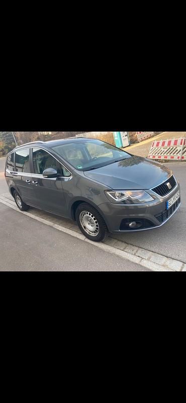 Grau Gebraucht 2013 Seat Alhambra Van / Kleinbus | 10.900 € (Fairer Preis) - Bild 1/4