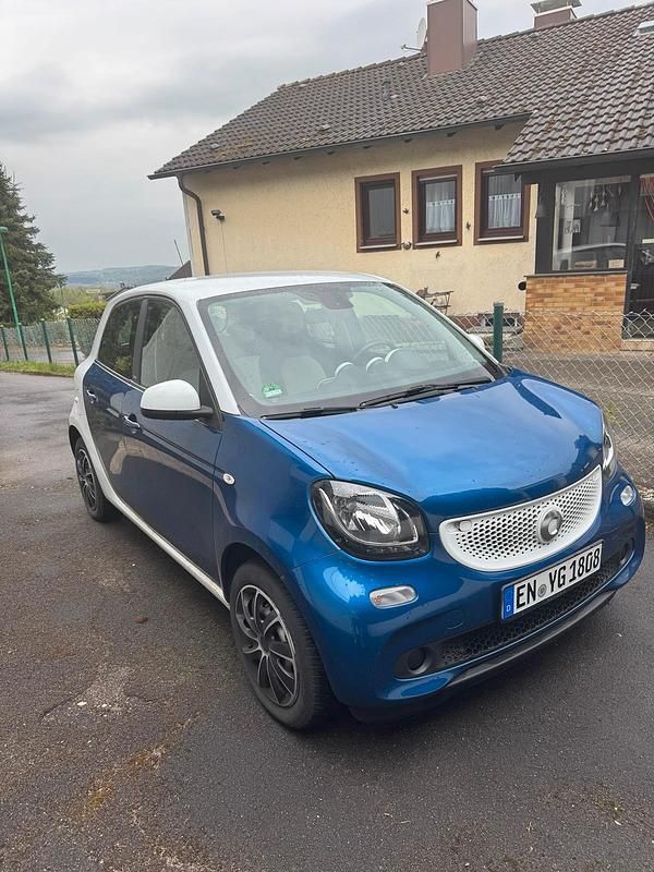 Używany Smart ForFour 91 KM (66 kW) 2015 Niebieski Hatchback