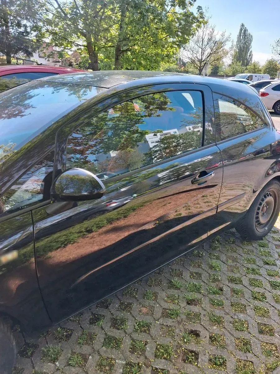 Używany Opel Corsa Edition 80 KM (58 kW) 2007 Czarny Hatchback