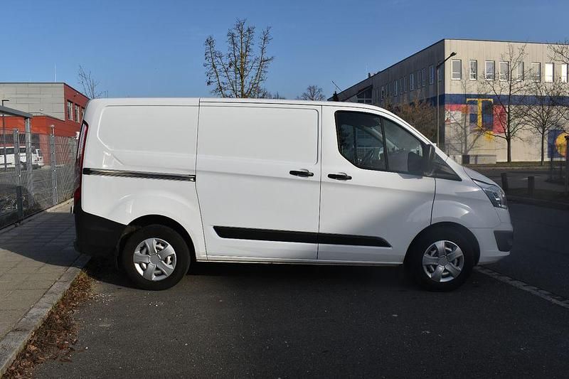 Gebraucht Ford Transit Custom 105 PS (77 kW) 2017 Weiß Van / Kleinbus