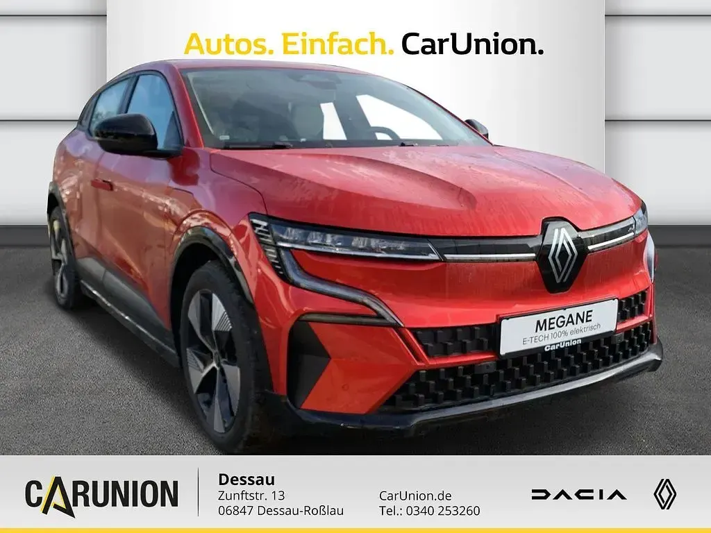 Używany Renault Megane E-Tech Evolution 160 kW (218 KM) 2024 Czerwony Sedan/Limuzyna
