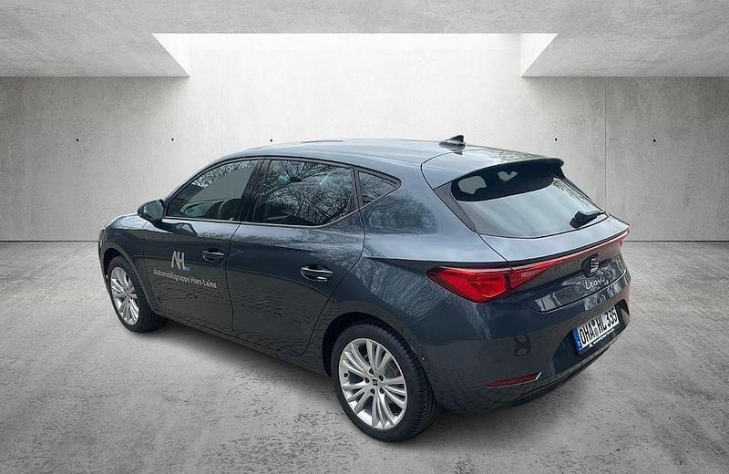 Gebraucht Seat Leon Style 150 PS (110 kW) 2025 Grau Limousine