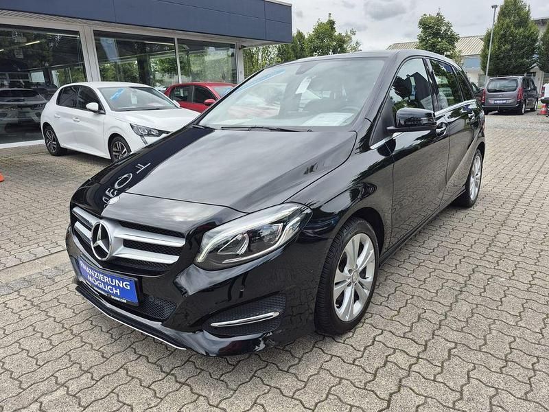 Schwarz Gebraucht 2016 Mercedes B180 Urban Van / Kleinbus | 16.690 € (Fairer Preis) - Bild 1/4