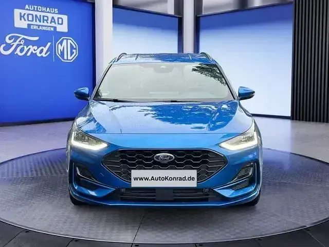 Gebraucht Ford Focus ST-Line 125 PS (91 kW) 2024 Blau Limousine