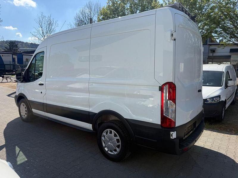 Gebraucht Ford Transit 131 PS (96 kW) 2018 Weiß Van / Kleinbus
