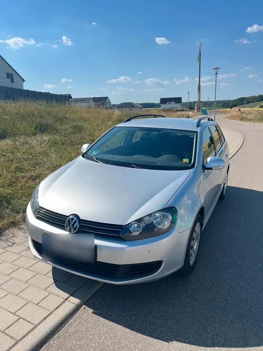 Gebraucht VW Golf VI 105 PS (77 kW) 2011 Silber Kleinwagen