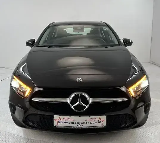 Gebraucht Mercedes A180 Style 116 PS (85 kW) 2023 Nachtschwarz Kleinwagen