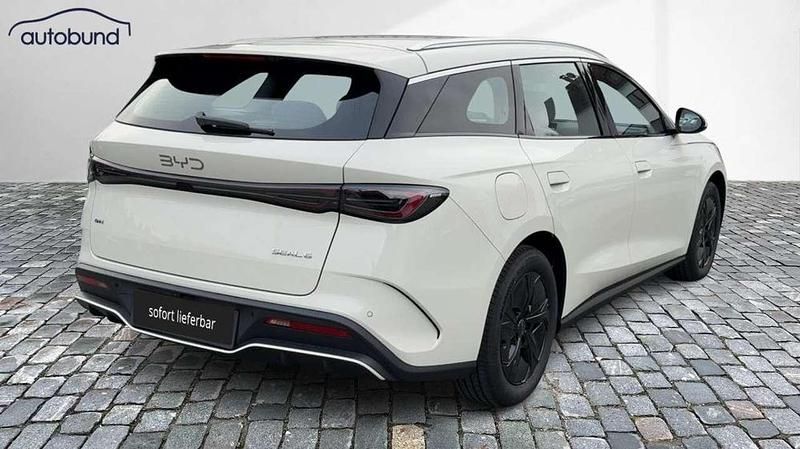 Gebraucht BYD Seal Boost 184 PS (135 kW) 2025 Beige / sandstone Kombi