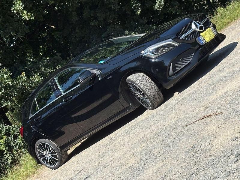 Gebraucht Mercedes A200 Edition 156 PS (114 kW) 2018 Schwarz Limousine