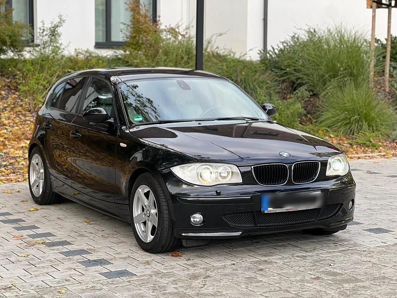 Schwarz Gebraucht 2005 BMW 120 Kleinwagen | 2.400 € (Guter Preis) - Bild 1/4