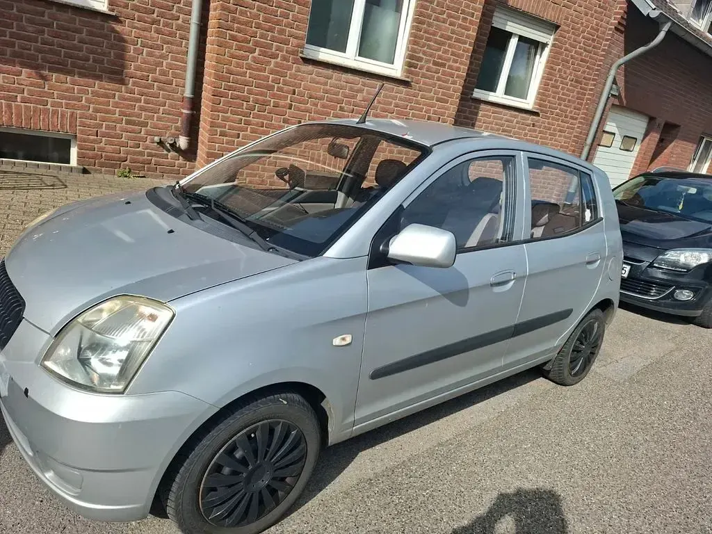 Gebraucht Kia Picanto 61 PS (44 kW) 2007 Silber Kleinwagen