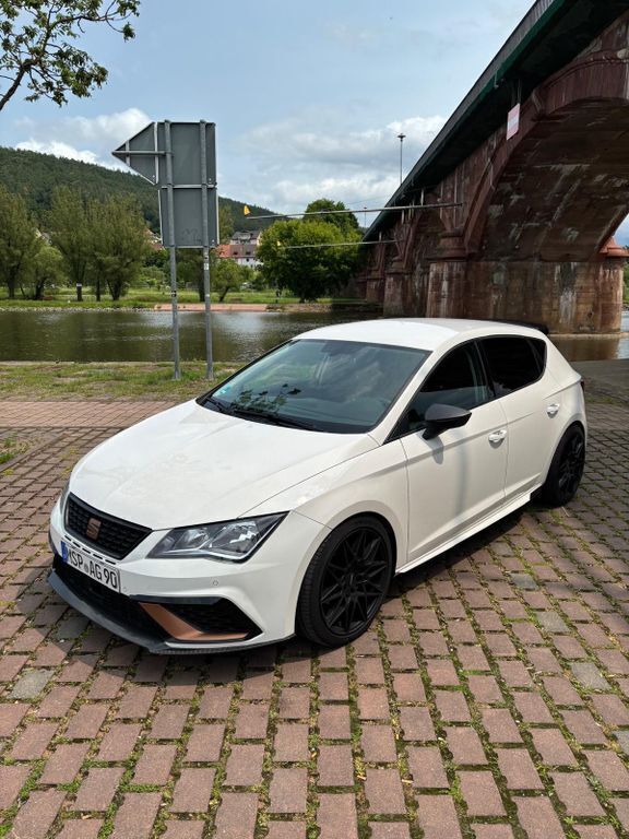 Weiß Gebraucht 2020 Cupra Leon Limousine | 14.990 € - Bild 1/4