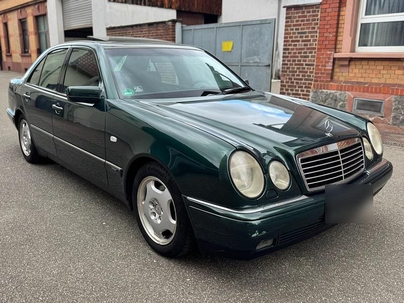 Gebraucht Mercedes E280 Avantgarde 204 PS (150 kW) 1997 Grün Limousine