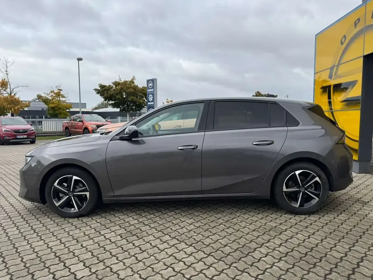 Gebraucht Opel Astra Edition 110 PS (80 kW) 2024 Other Kleinwagen