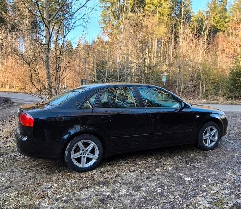 Gebraucht Audi A4 116 PS (85 kW) 2007 Schwarz Limousine