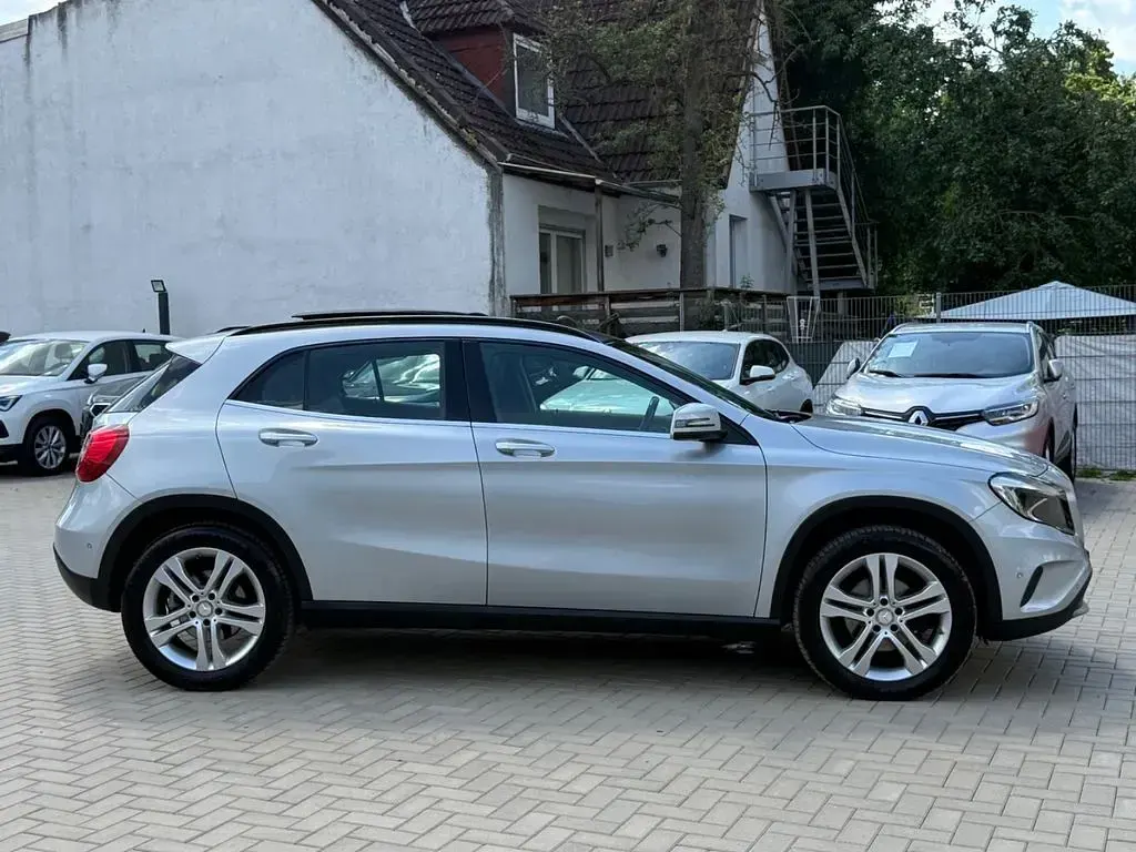 Gebraucht Mercedes GLA220 170 PS (125 kW) 2015 Silber SUV