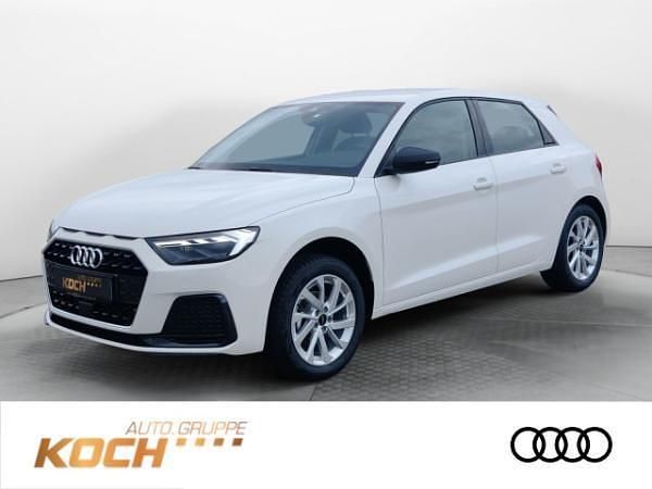 Weiß (cortinaweiß) Neu 2025 Audi A1 Sportback Advanced Plus Kleinwagen | 23.991 € (Superpreis) - Bild 1/4
