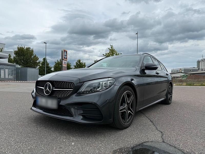 Andere farben Gebraucht 2020 Mercedes C220 AMG Kombi | 21.000 € - Bild 1/4