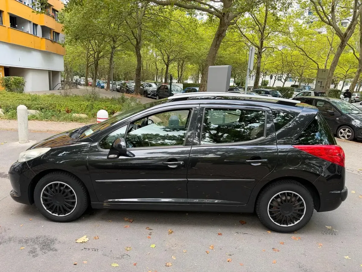 Gebraucht Peugeot 207 95 PS (69 kW) 2008 Schwarz Kombi