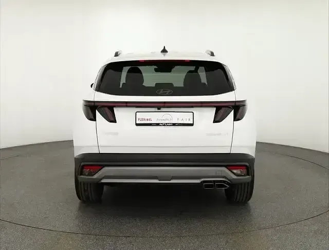 Neu Hyundai Tucson 150 PS (110 kW) 2025 Silber SUV
