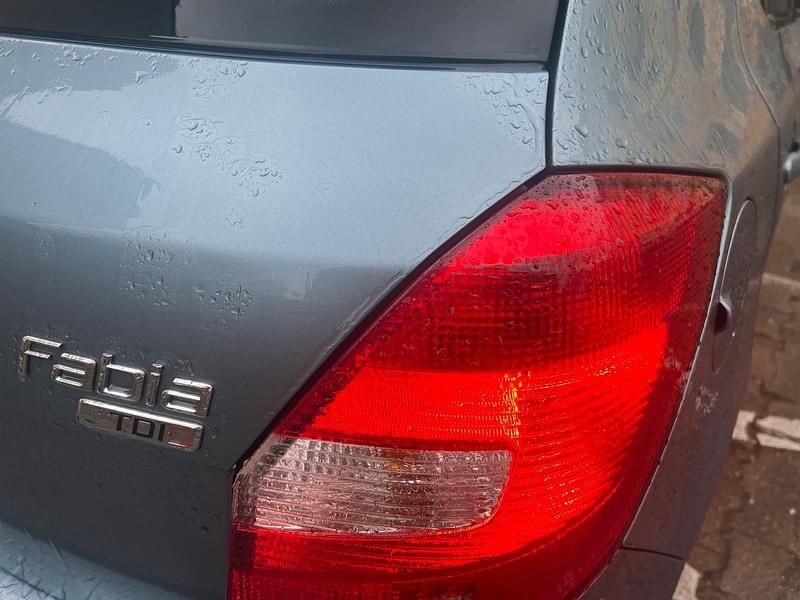 Gebraucht Skoda Fabia 86 PS (63 kW) 2008 Blau Limousine