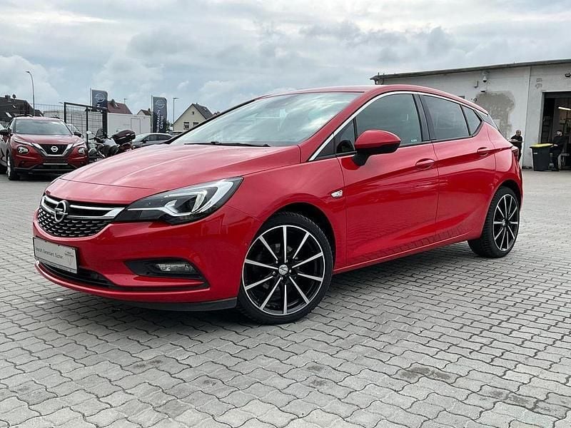 Rot Gebraucht 2016 Opel Astra Dynamic Limousine | 10.900 € (Fairer Preis) - Bild 1/4