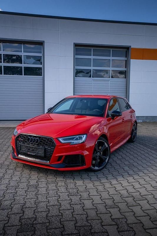 Rot Gebraucht 2018 Audi RS3 Premium Kleinwagen | 35.900 € (Guter Preis) - Bild 1/4