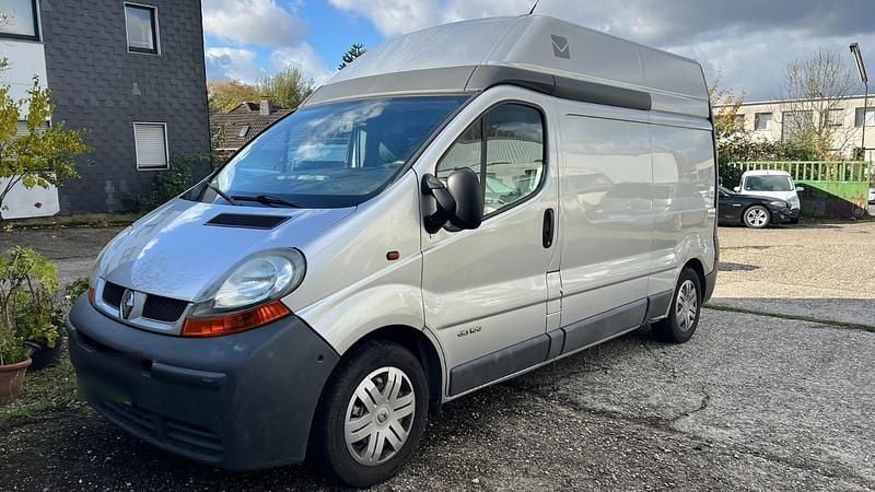Gebraucht Renault Trafic 100 PS (73 kW) 2006 Silber Van / Kleinbus