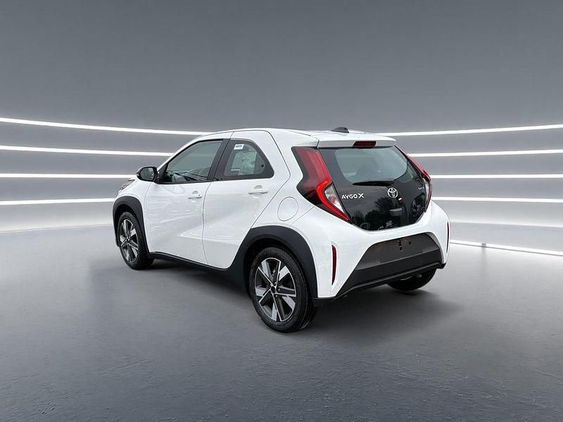Neu Toyota Aygo X Active 117 PS (86 kW) 2026 Weiß SUV