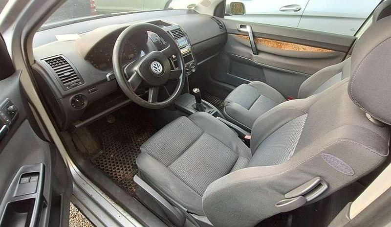 Gebraucht VW Polo 64 PS (47 kW) 2002 Silber Limousine