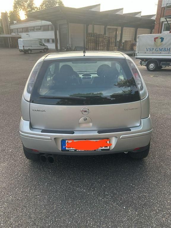 Gebraucht Opel Corsa 80 PS (58 kW) 2006 Silber Limousine