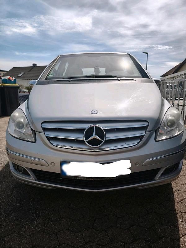Gebraucht Mercedes B180 Edition 109 PS (80 kW) 2005 Silber Van / Kleinbus