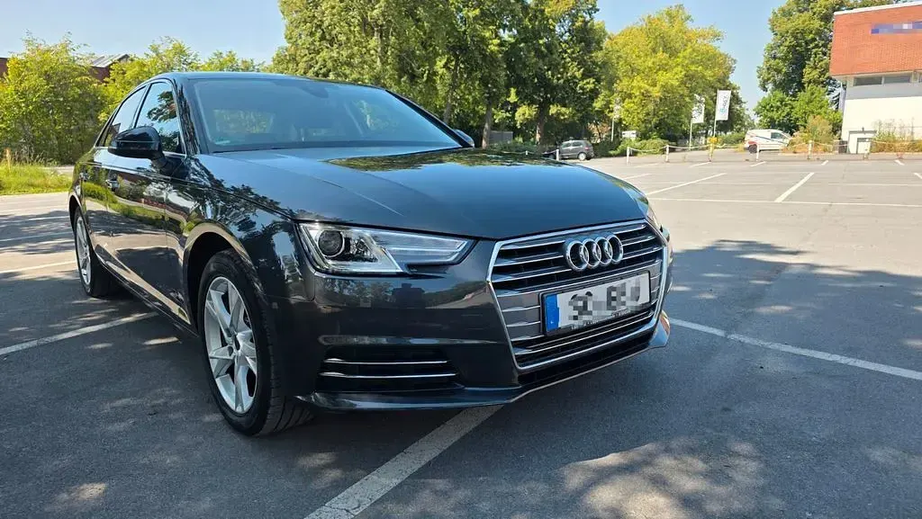 Gebraucht Audi A4 Sport 190 PS (139 kW) 2016 Grau Limousine