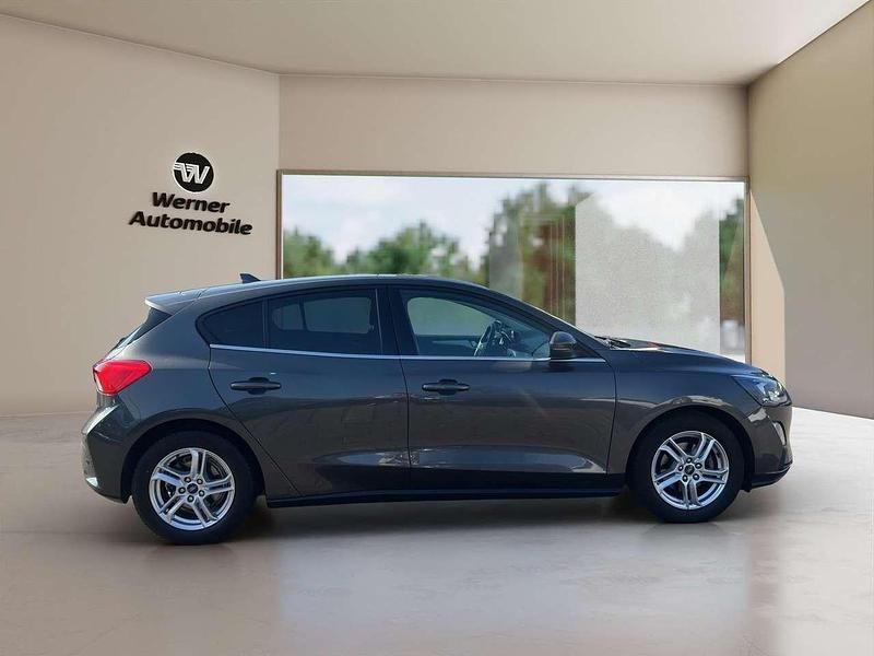 Gebraucht Ford Focus Cool & Connect 101 PS (74 kW) 2020 Grau Limousine