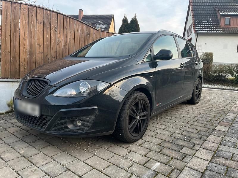 Schwarz Gebraucht 2013 Seat Altea XL Van / Kleinbus | 4.300 € (Fairer Preis) - Bild 1/4