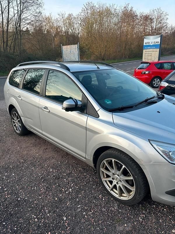 Gebraucht Ford Focus 100 PS (73 kW) 2009 Silber Kombi