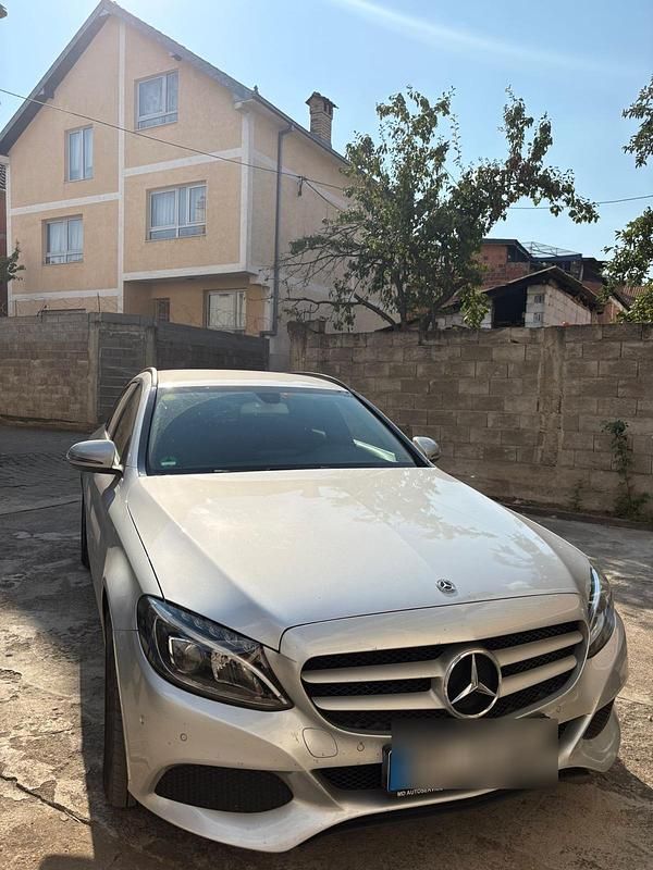 Grau Gebraucht 2018 Mercedes C200 Kombi | 13.500 € (Teuer) - Bild 1/4