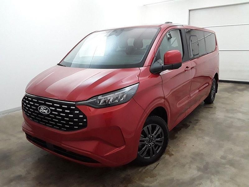 Gebraucht Ford Tourneo Titanium 232 PS (170 kW) 2025 Rot Van / Kleinbus