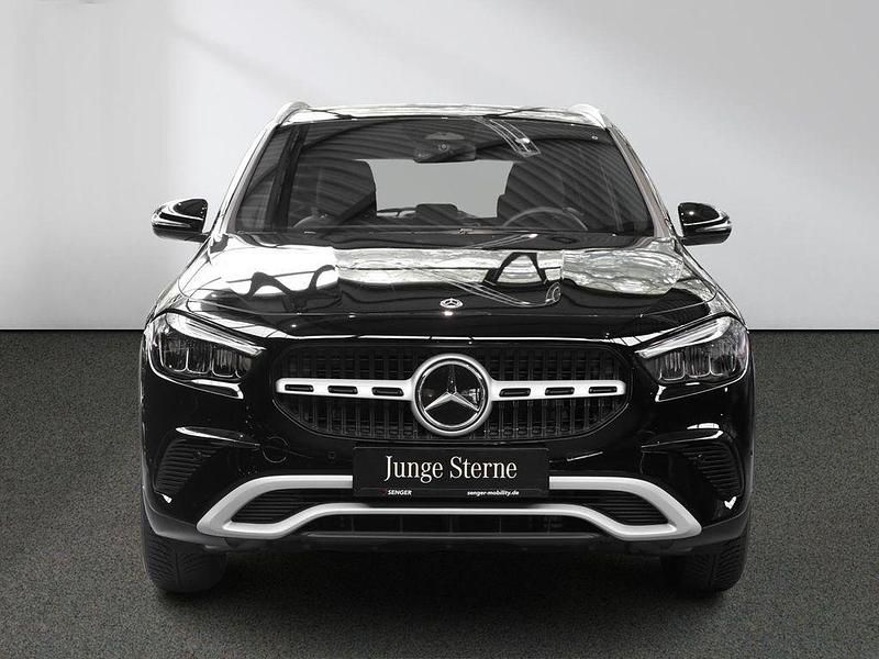 Gebraucht Mercedes GLA200 163 PS (119 kW) 2024 Unilack nachtschwarz SUV