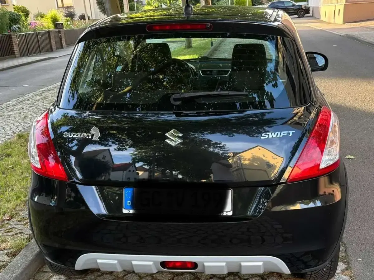 Gebraucht Suzuki Swift Comfort 94 PS (69 kW) 2012 Schwarz Kleinwagen