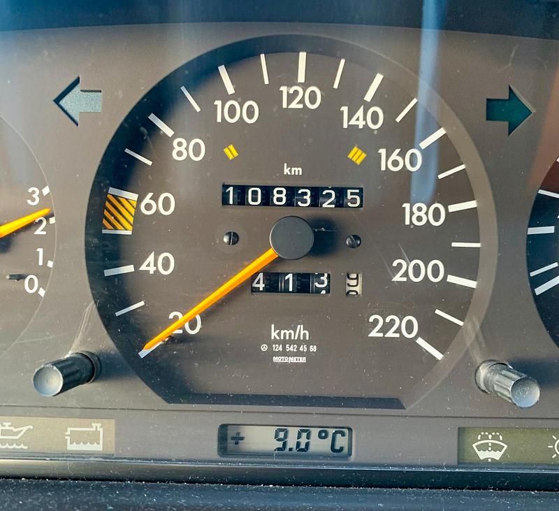 Gebraucht Mercedes E230 132 PS (97 kW) 1991 Grau Limousine