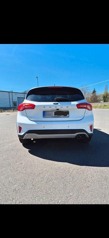 Usata Ford Focus Active 125 CV (91 kW) 2020 Bianco Berlina